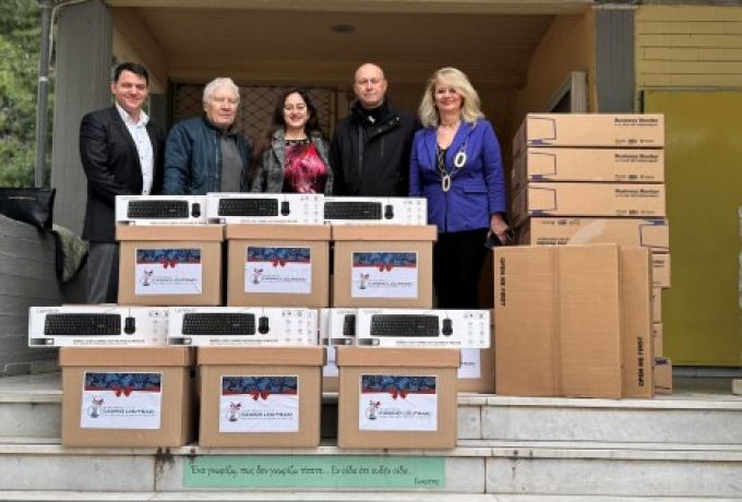 Club Hotel Casino Loutraki: Δωρεά 100 ηλεκτρονικών υπολογιστών σε σχολεία του Δήμου Λουτρακίου